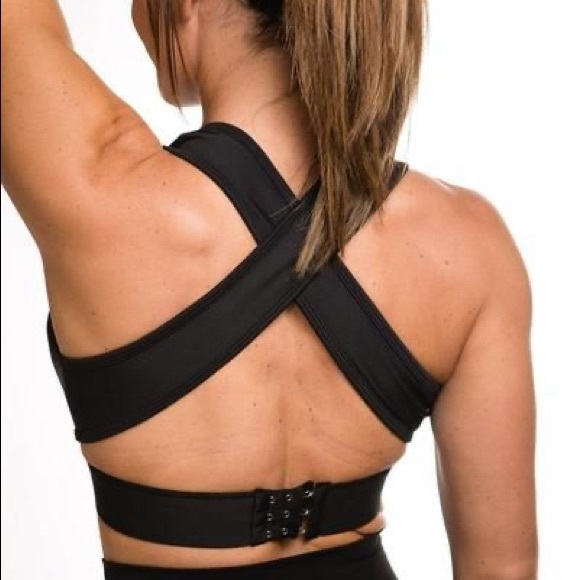 Black Araceli crop hooked bra - Picture 2 of 6